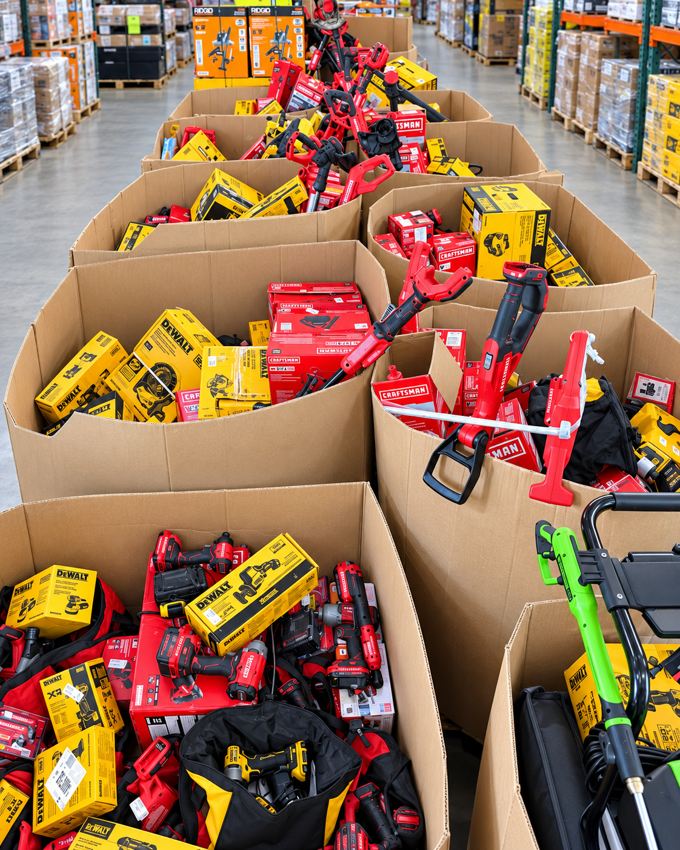 Wholesale liquidation merchandise ready for distribution